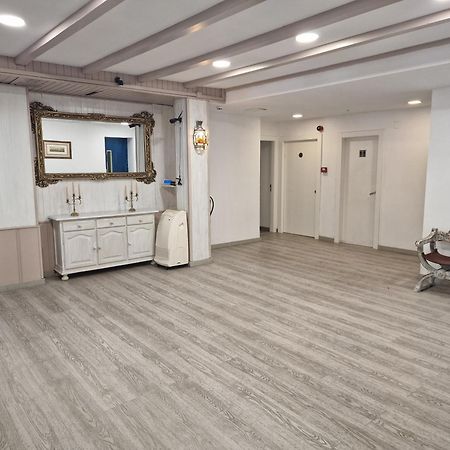 פינוס חניל Hotel La Duquesa מראה חיצוני תמונה